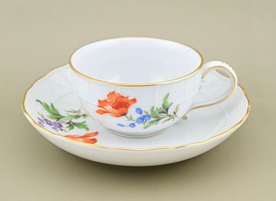 Чашка и блюдце цветы фарфор роспись Meissen. Изящная пара: чашка и блюдце известного 