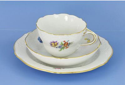 ЧАЙНАЯ ТРОЙКА роспись Майсен Meissen фарфор Германия. Изящная чайная тройка: чашка, блюдце и 