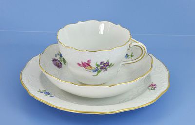 ЧАЙНАЯ ТРОЙКА роспись Майсен Meissen фарфор Германия. Изящная чайная тройка: чашка, блюдце и 