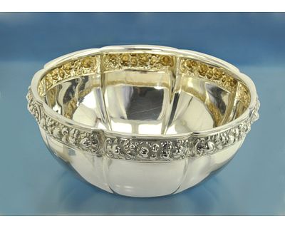 ФРУКТОВНИЦА серебро 800 пробы Германия. аза для сервировки стола с рельефными изображениями 