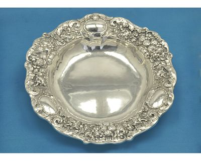 ФРУКТОВНИЦА серебро 800 пробы Германия. Ваза для сервировки стола с рельефными изображениями 