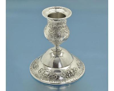 ПОДСВЕЧНИК серебро 800 пробы Германия. Серебряный подсвечник украшенный рельефными рокалиями и 