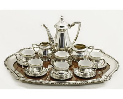 КОФЕЙНЫЙ СЕРВИЗ серебро 800 пробы Германия. Изящный серебряный сервиз: кофейник, сахарница 