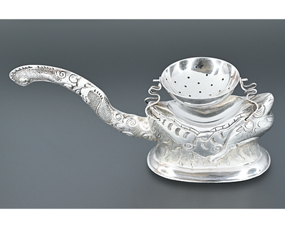 Ситечко для чая с подставкой серебро 900 проба Вьетнам. Серебряное ситечко для чая на подставке 