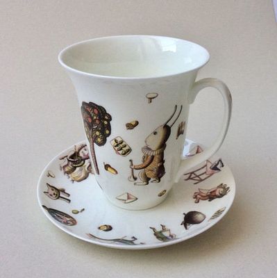 Тарасюк Иван. &laquo;Алиса&raquo; бокал с блюдцем. Высота бокала 11см. Диаметр блюдца 14см. Костяной фарфор 