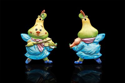 Ёлочная игрушка "Профессор Груша"
Фарфор, ручная надглазурная живопись, глянцевое золото 