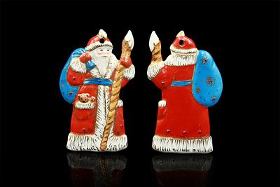 Ёлочная игрушка &laquo;дед Мороз&raquo;
Фарфор, ручная надглазурная живопись, глянцевое золото 
Размер- 7 х 