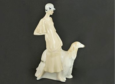 ДАМА С СОБАКОЙ фарфор Royal Doulton Англия. Элегантная дама на прогулке с собакой - отсылка к 