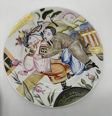 Тарелка "Влюбленные" автор росписи Стелла Венгеровская. Фарфор, полихромная, надглазурная 