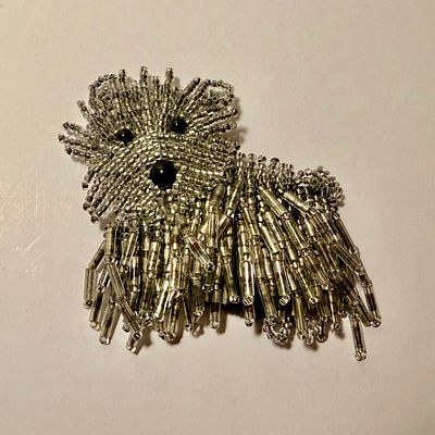 Брошь Moschino. Новая. Бисер, стеклярус. Размер 5,5*5.