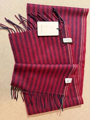 Шарф Paul Smith. 
Размер 168*26. Состав: шерсть, кашемир. Унисекс. Новый.