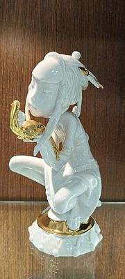 А. Осташов. Птичка.
Фарфор. Авторская скульптура. Ограниченная серия . Индивидуальный номер 11/25. 