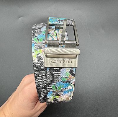 Новый ремень из эко кожи Calvin Klein. Абсолютно новый, яркий ремень из эко кожи марки Calvin 
