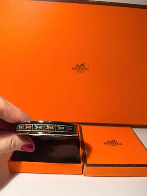 Браслет Hermes. Новый. Лошадь -символ 2026 года. Упаковка. Ширина 14мм. Внутренний диаметр 