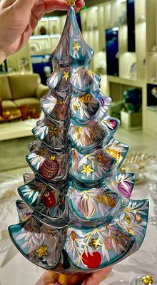 Авторская Скульптура Елка. 2021. 
Фарфор, ручная подглазурная роспись. Автор формы Белаш Г.А. 