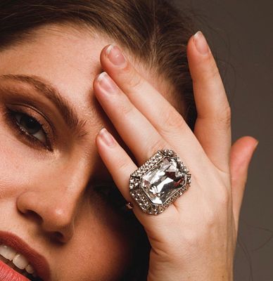 Кольцо YSl !
На два пальца ! Очень удобное !
Новое. В упаковке.