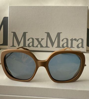 Max Mara. Абсолютно новые солнцезащитные очки. Цена бутика 44 тысячи рублей. Цвет беж. 