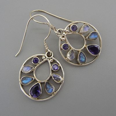 Sajen. Серьги. 90-е года 20 века. Серебро. Полудрагоценные камни. Высота (с дужкой) - 4,3 см 