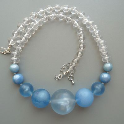 Бусы "Шары". Чехословакия. 80-е. Нежные бусы из пластика. Самая крупная центральная бусина - 26 