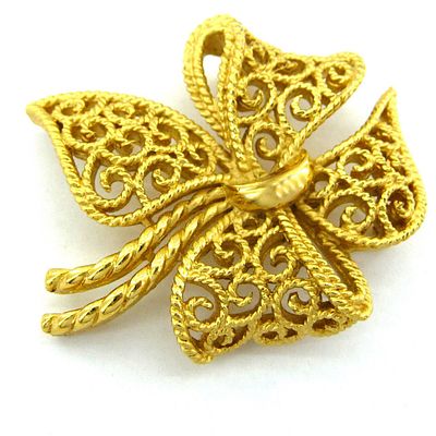 Trifari . Брошь "Бант". США .60-е годы 20 века. Кокетливый, красивый, стильный бант от Trifari 