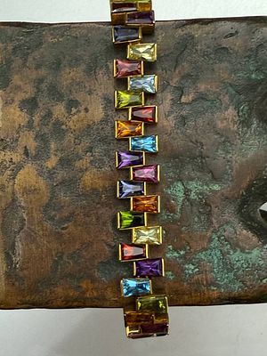 Браслет в стиле коллекции &laquo;Rainbow&raquo; HStern .
Производство Италия. Вес браслета 36 гр, золото 