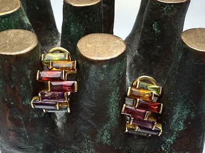 сережки в стиле коллекции &laquo;Rainbow&raquo; HStern . Производство Италия. 
вес сережек 11 гр. , золото 