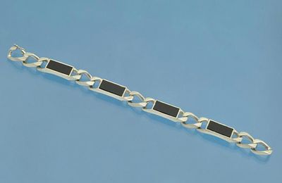 БРАСЛЕТ серебро 835 пробы Германия
Винтажный браслет из серебра 835 пробы с вставками из оникса 