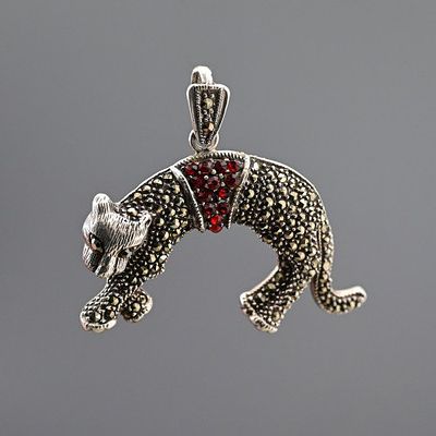 Кулон Пантера серебро 925 марказиты
Эффектный кулон из серебра 925 пробы с марказитами 