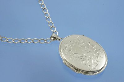 МЕДАЛЬОН и ЦЕПОЧКА серебро 835 проба винтаж. Крупный медальон на цепочке, серебро 835 пробы 