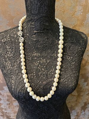 Роскошные градуированные бусы из натурального крупного жемчуга Эдисон. Отличный люстр.
57 