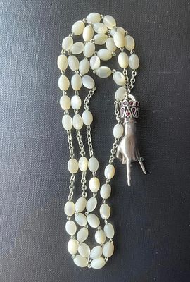 Уникальное авторское украшение Елены Есауловой. 
Рука -жест с инкрустированной манжетой на 