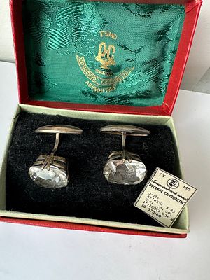 Запонки. СССР, 1960-е гг. Серебро 875 пробы, горный хрусталь. В родной коробке