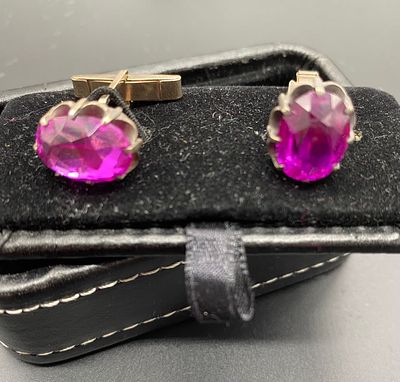 Винтажные советские запонки. Серебро 875 пробы, позолота, корунд. 
Размер 15х10 мм