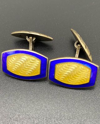 Роскошные винтажные запонки. СССР. Серебро 875 пробы, эмаль гильоше. Традиции К.Фаберже. 
Размер 