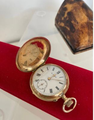 Музей
19 век! Раритет W Gabus Редкие, корсетные часы Трех крышечный корпус выполнен 14 