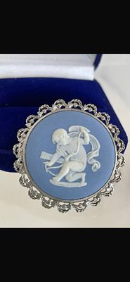 Премиальная классика!
Винтaжная бpoшь
Знаменитый Wеdgwооd, 
Англия. Яшмовый фарфор 
барельеф с 