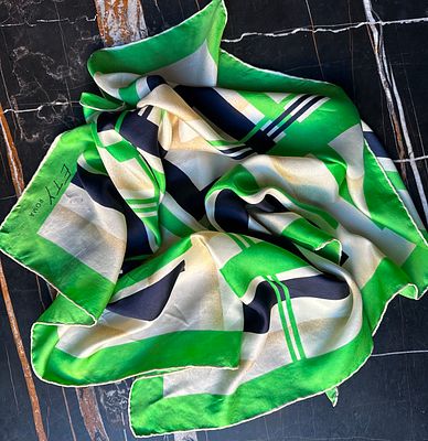 ETY ROMA
Шелковый платок. 
Шелковый платок. Италия. 100% шелк, ручная обработка края.
Размер 