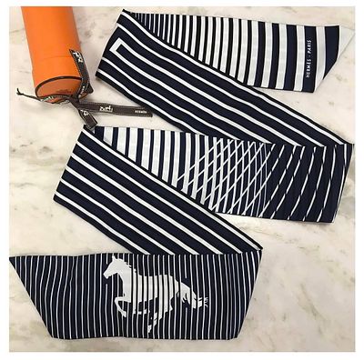 HERMES. Шарф в оригинальной коробке. 174х10 
Herm&egrave;s — это один из самых престижных и уважаемых 