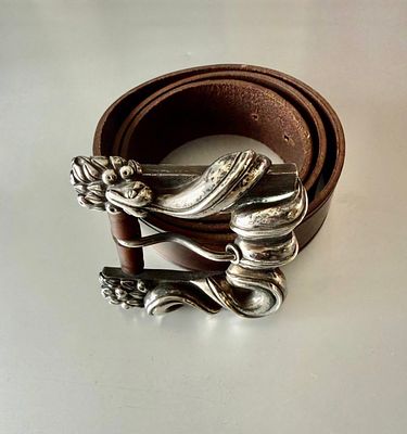 Музей! Уникальный предмет! 
Ремень от Dolce&Gabbana. Длина 95 см. Отличное состояние.
Винтажная 