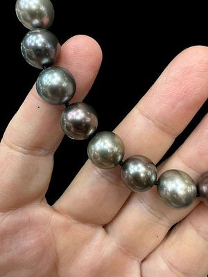 Large natural pearl necklace, 11.5 mm dark gray color 44 cm long with 18K white gold lock 