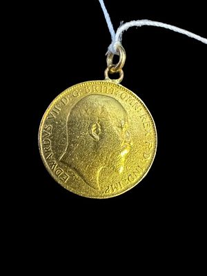 Half Sovereign 22K gold coin weighing 3.99 grams. A majestic and impressive jewel