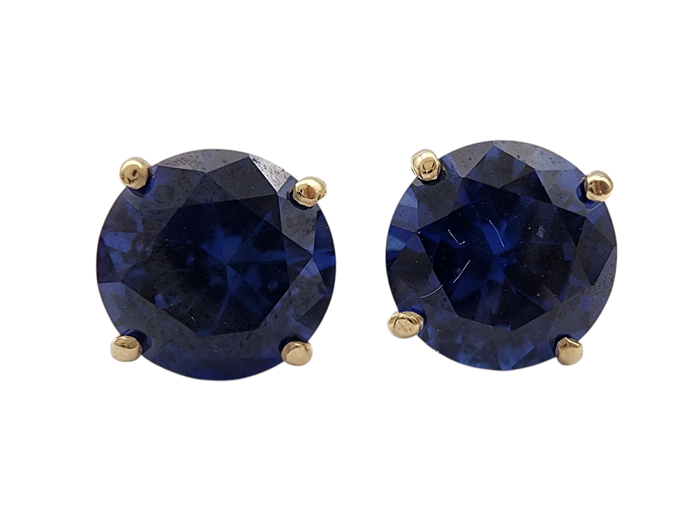 זוג עגילי זהב 14K משובצים באבני ספיר כחול מעבדה בגודל 5.50 קראט לא טבעי בליטוש איכותי כולל 
