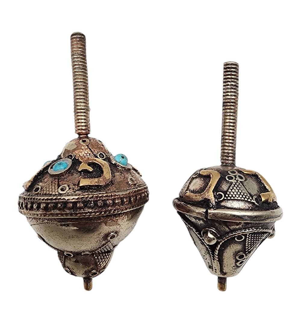 זוג סביבונים טורקמניים ישנים כסף נמוך משולב נחושת ושילוב של אבני טורקיז מידה 5/6ס"מ משקל 61 גרם