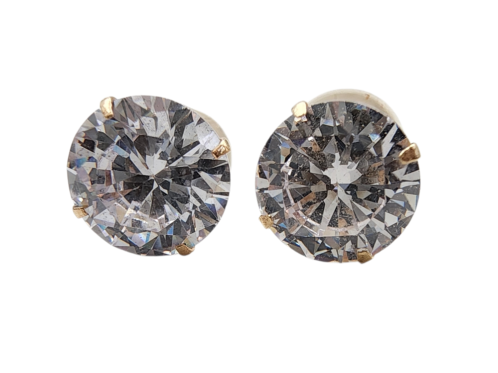 זוג עגילי זהב 14K משובצים זירקונים בגודל 7 מ"מ לאבן בליטוש איכותי