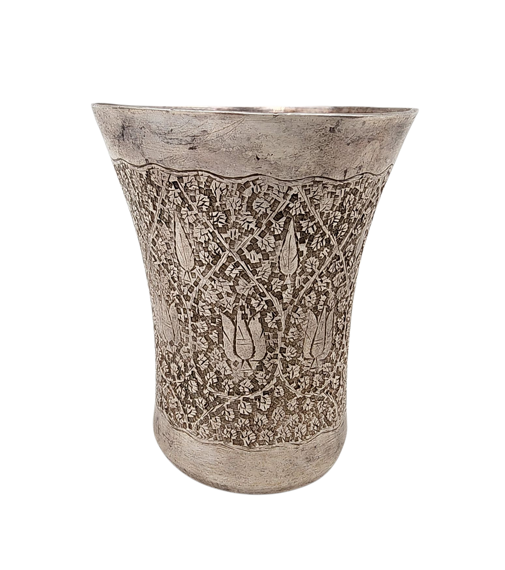 כוס כסף לקידוש לילד עיראק/אפגניסטן/פרס לא מצוי חריטה עבודת יד בעיצוב צמחייה .עשוי עבודת יד 