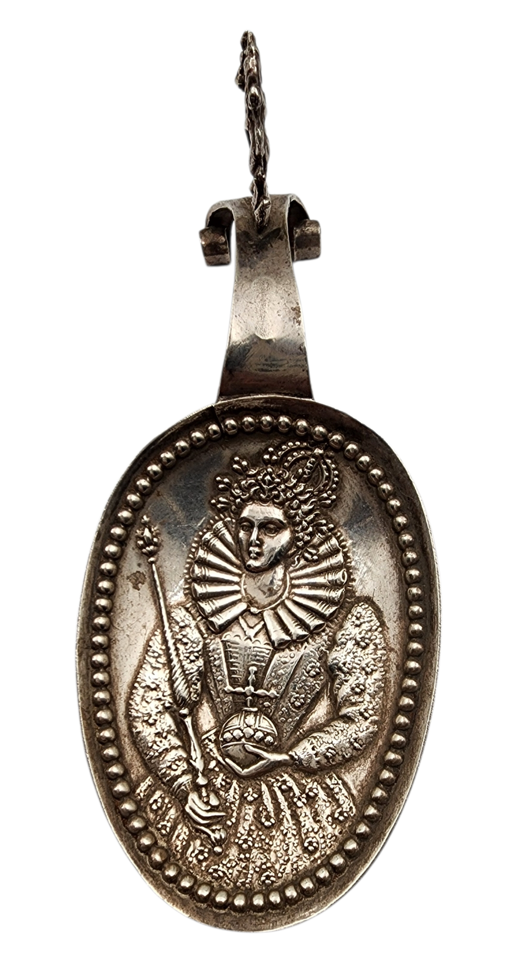 כף כסף סטרלינג אנגלי בעיצוב דיוקנה של המלכה אליזבת הראשונה משקל 19 גרם מידה 10/4 ס"מ