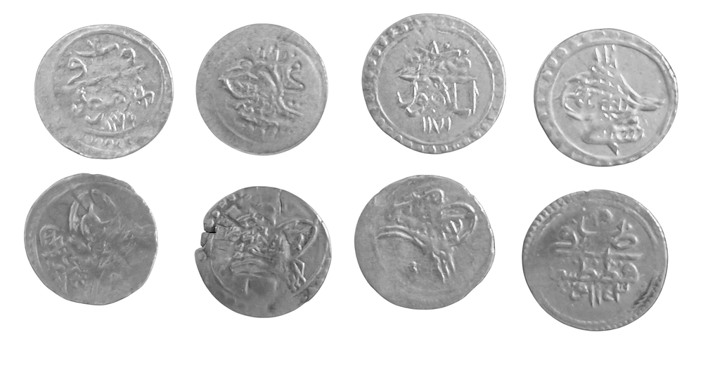 8 מטבעות כסף אסלמים עתיקים משקל 2.8 גרם