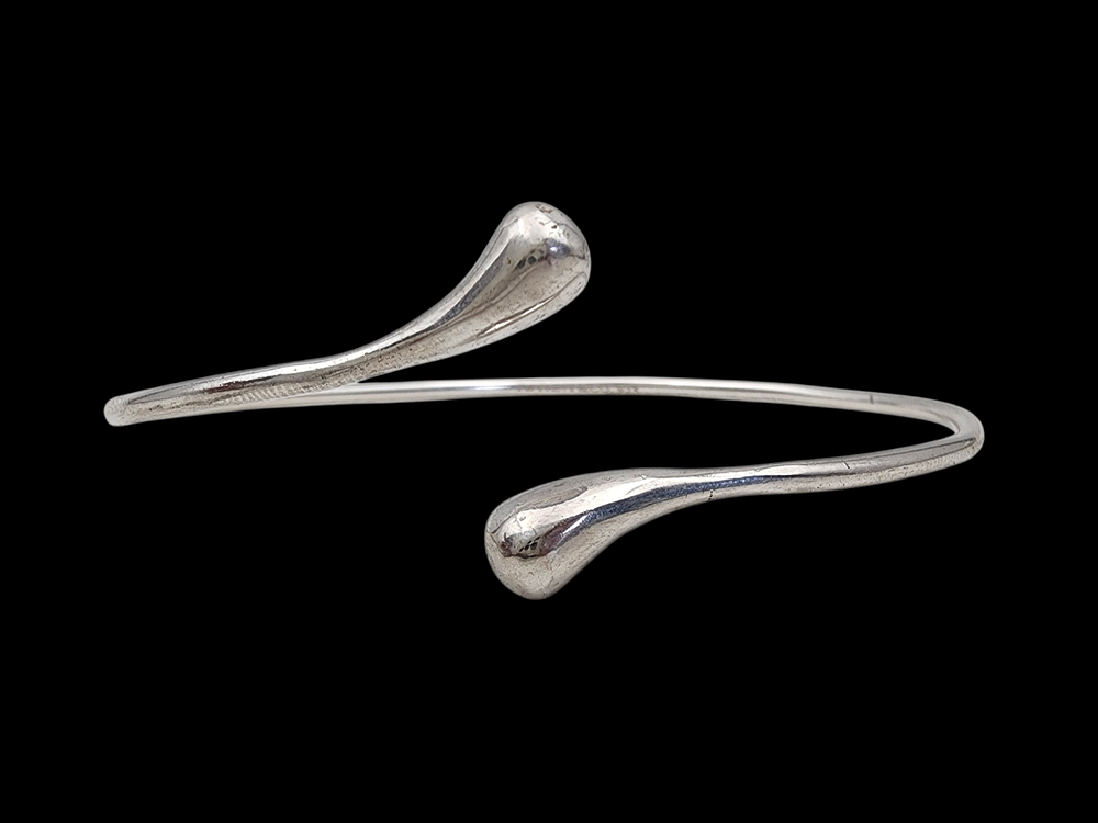 צמיד בנגל כסף סטרלינג יוקרתי חתום Tiffany&Co משקל 10.6 גרם קוטר 7 ס"מ