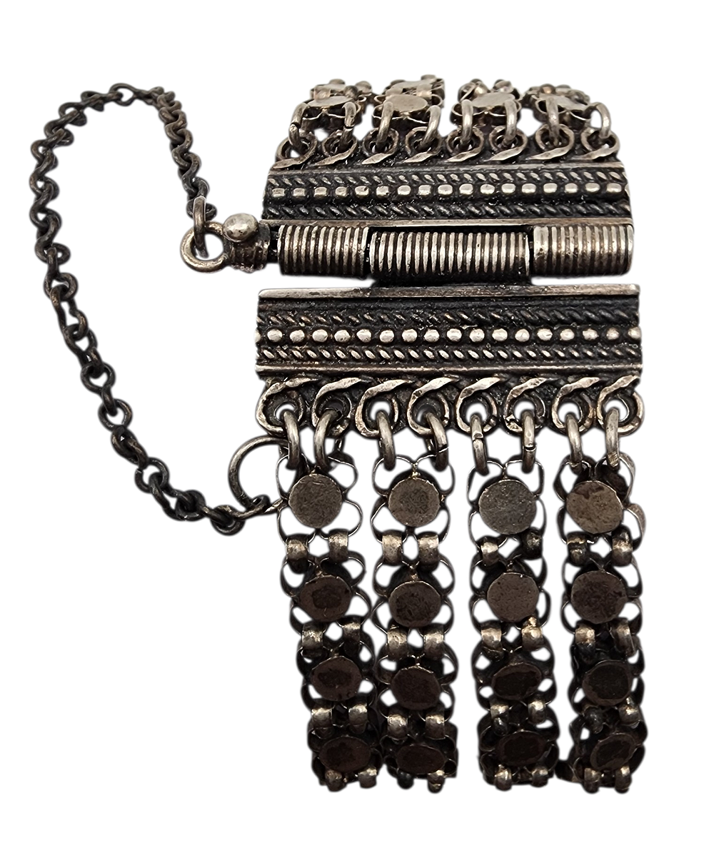 צמיד כסף מזרחי עתיק משקל 43 גרם אורך 17.5 ס"מ רוחב 3 ס"מ