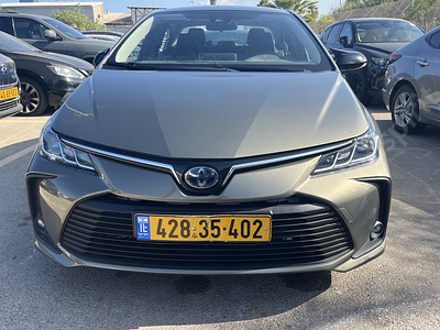 טויוטה קורולה מודל 2021. 90,232 ק"מ